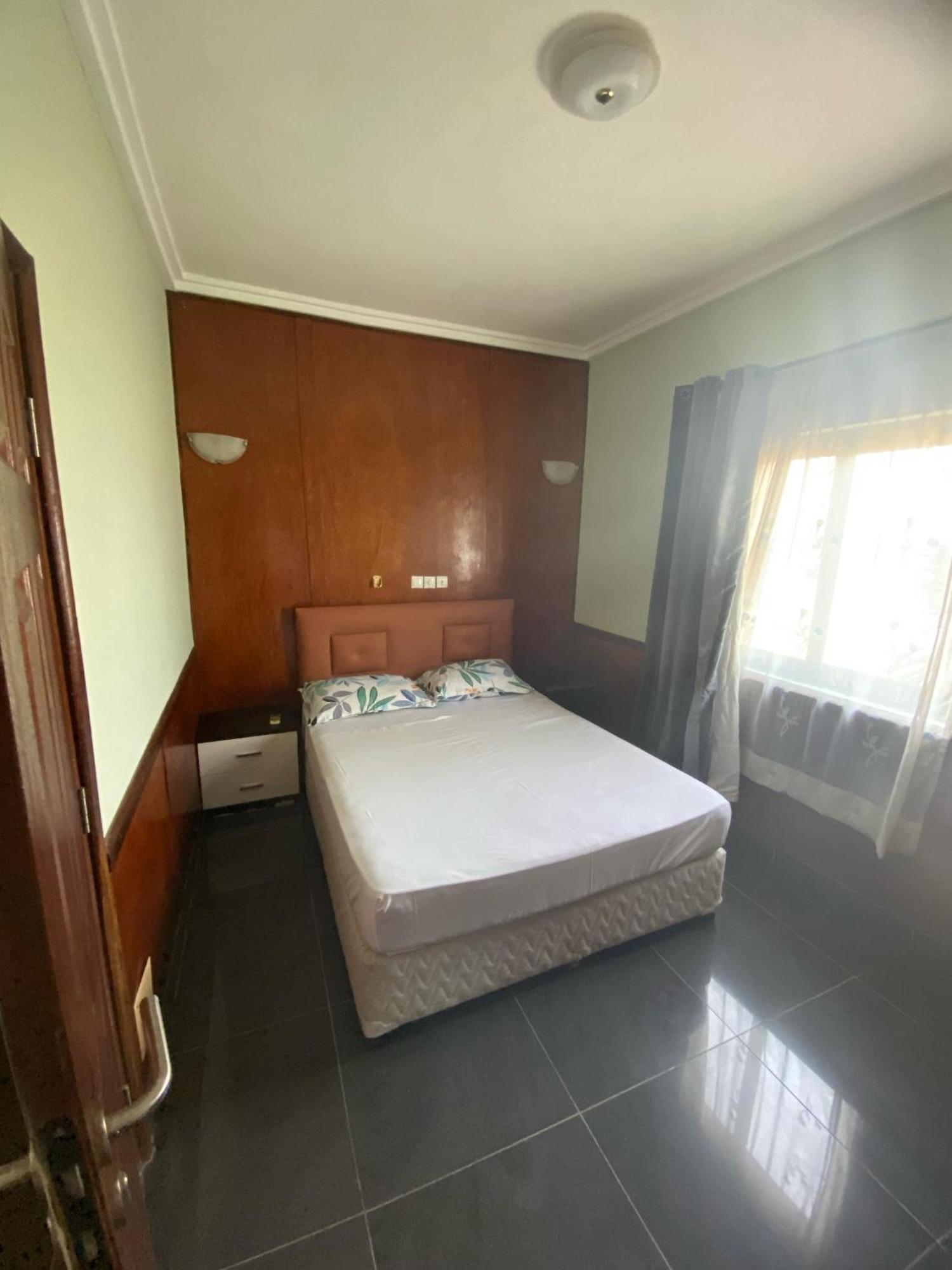 Hotel Yabisso Lomé Buitenkant foto